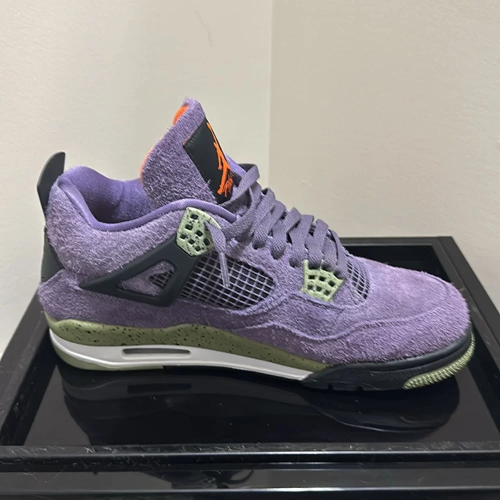 Jordan 4 retro ( canyon purple ) size 11 US men - Picture 5 of 9